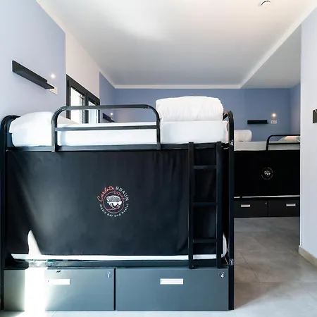 Carlota Braun Hostel Granada