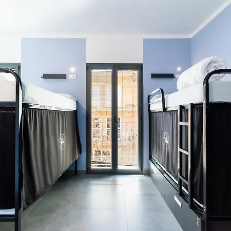 Carlota Braun Hostel *